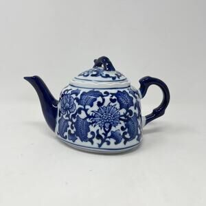 Vintage Small Blue White Floral Onion‎ Cottage Farmhouse Meissen Style Teapot